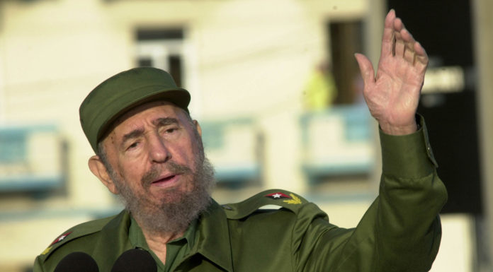 Thủ tướng Canada bị chỉ trích vì ca ngợi Castro