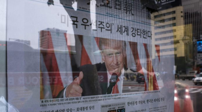 Nam Hàn bổ nhiệm người chuyên theo dõi 'tweet' của Trump