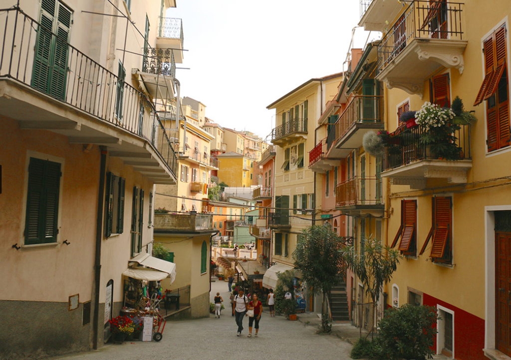 Ðường sá trong làng Manarola. (Hình: Trịnh Hảo Tâm)