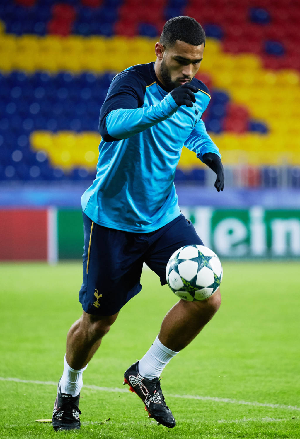 Cameron Carter Vickers của Tottenham Hotspur trong một buổi tập dượt trên sân CSKA ngày 26 tháng 9, 2016, chuẩn bị cho trận đấu giải Champions League bảng E với đội CSKA Moscow diễn ra tại Moscow, Nga. (Hình: Getty Images)