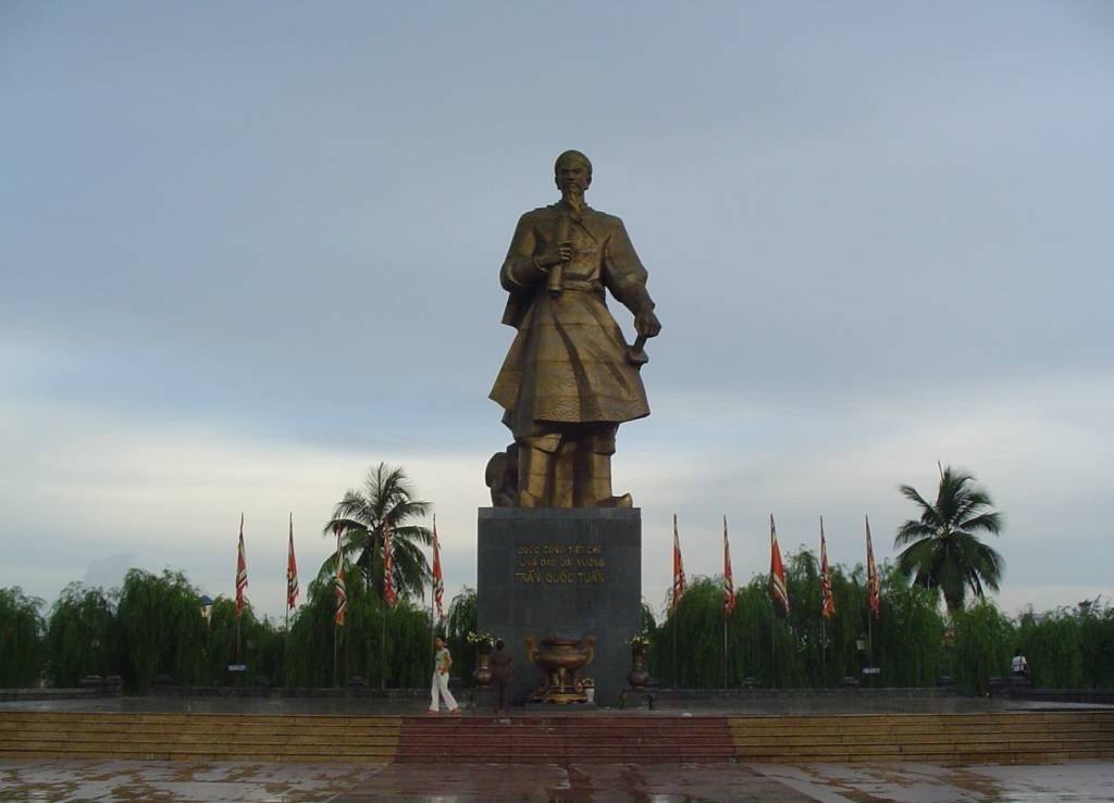 Tượng Trần Hưng Đạo ở Nam Định. (Hình: Wikipedia.org)
