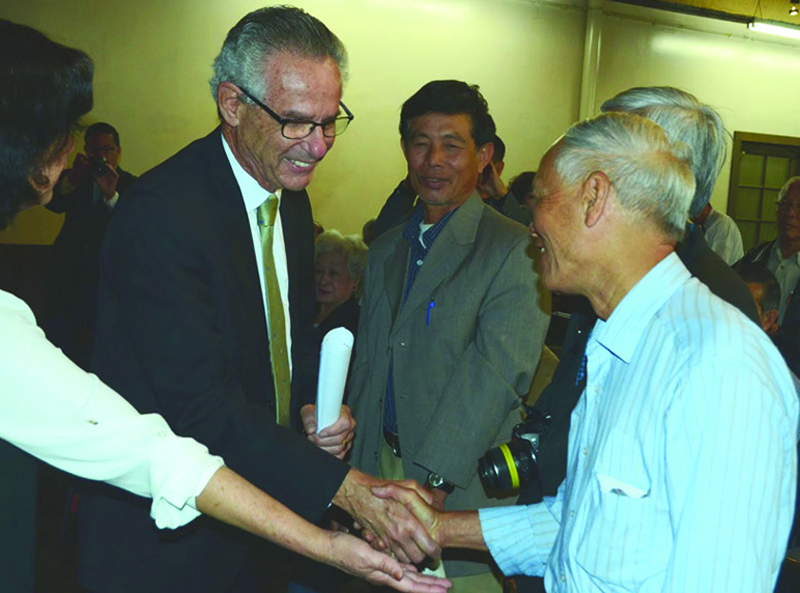 alan-lowenthal-5