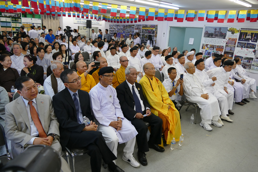 Quang cảnh buổi lễ. (Hình: Văn Lan/Người Việt)