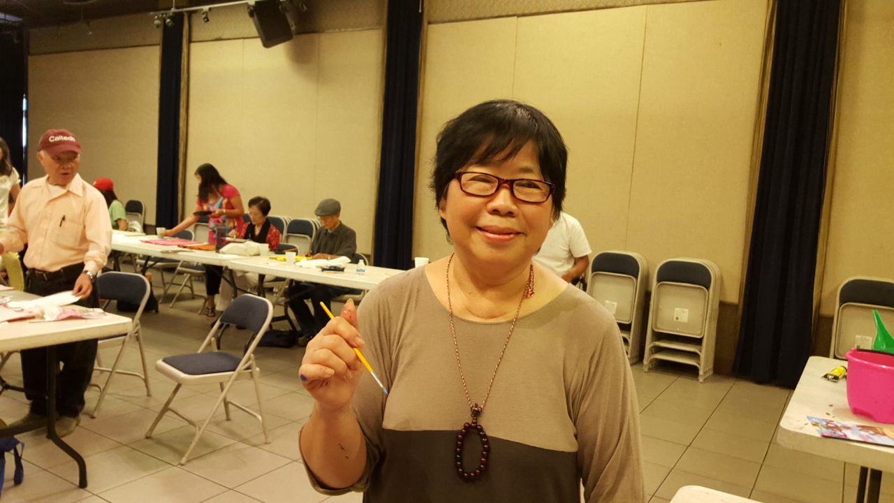 "Ai làm tổng thống cũng được, miễn tôi còn được đến lớp vẽ," bà Huệ Đặng nói.(Hình: Đằng-Giao/Người Việt).
