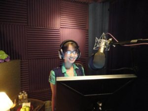 Xanthe Huỳnh tại phòng thâu BangZoom Entertainment