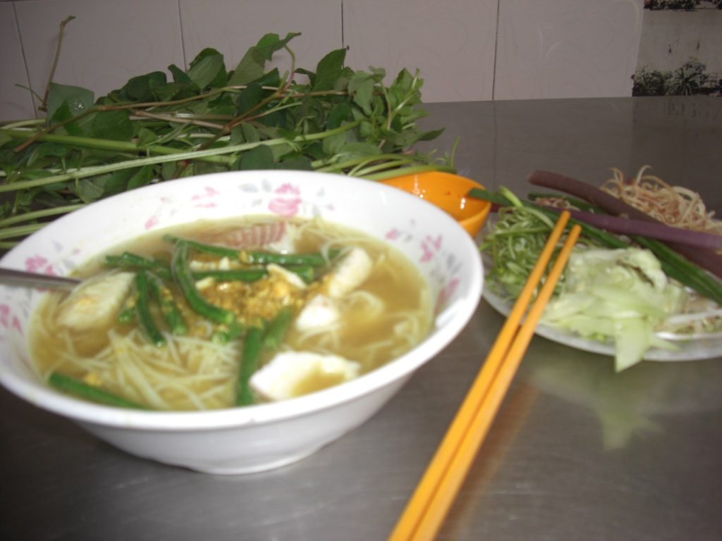 Tô bún Num Bo Chóc. (Hình: Nguyễn Đạt/Người Việt)