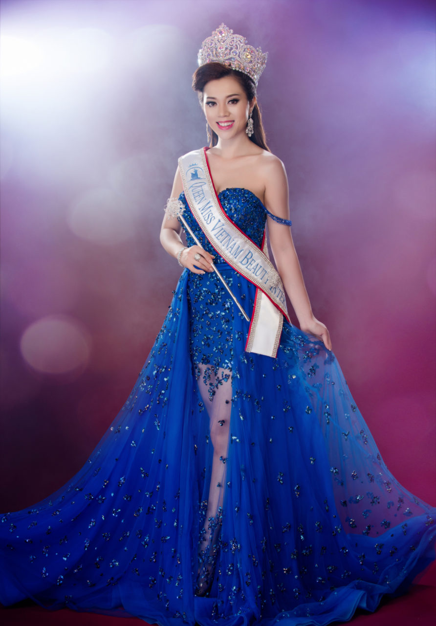 Những hoa hậu, người mẫu tham gia trong chương trình biểu diễn thời trang, ca nhạc. (Hình: Ban tổ chức cung cấp)
