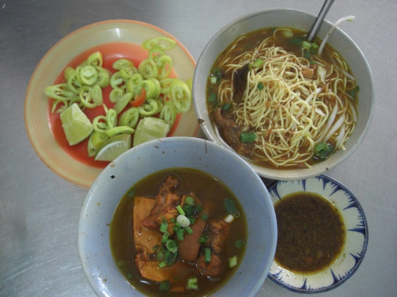 Tô hủ tiếu dê.