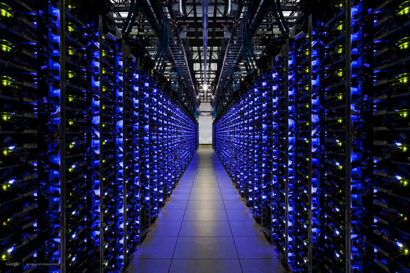 Bên trong trung tâm dữ liệu của Google. (Hình: Hà Dương Cự)