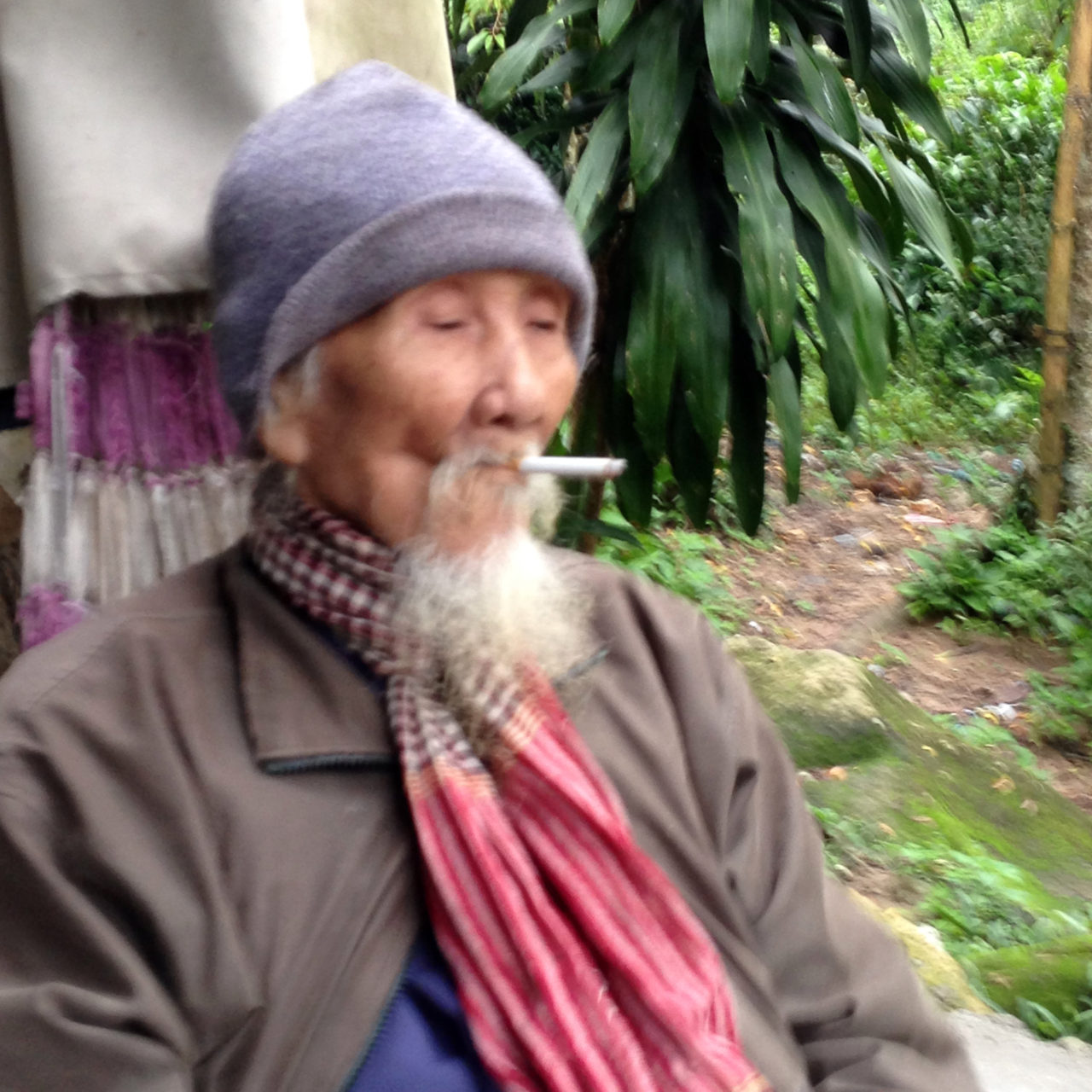 Ông Ba Lưới, 105 tuổi, được coi như một ông đạo cuối cùng còn ẩn cư trên linh sơn.