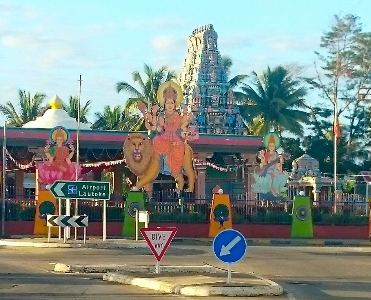 Hindu Temple tại Nadi, Fiji. (Hình: ATNT Tours & Travel)