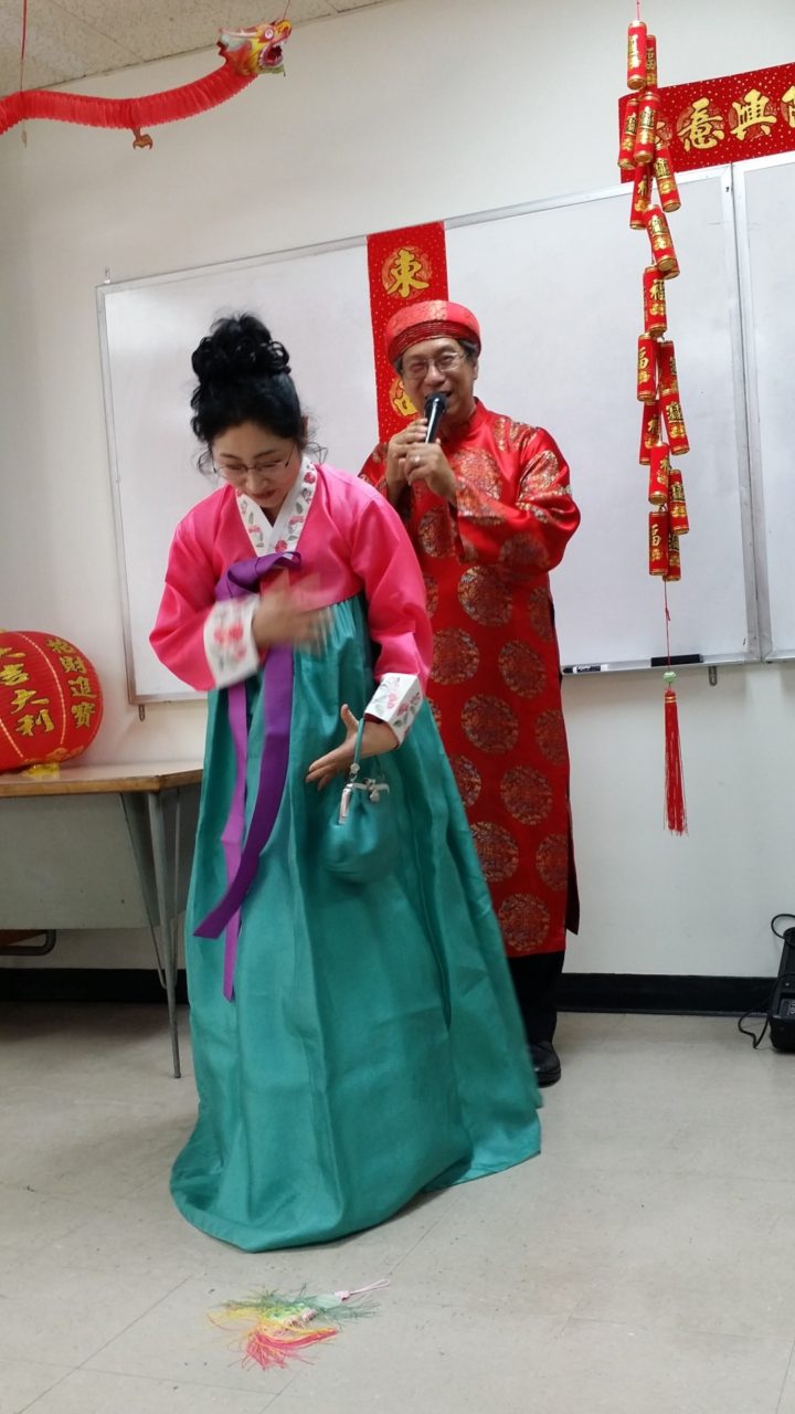Dr. Anne Ahn, giám đốc ban tuyển sinh của trường.