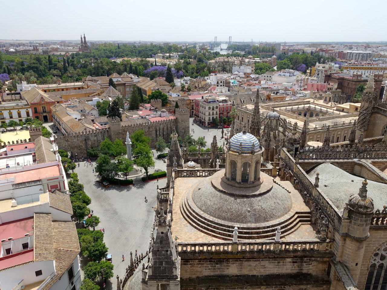 Khu vực di tích UNESCO của Seville nhìn từ trên Giralda Tower. (Hình: ATNT Tours & Travel)