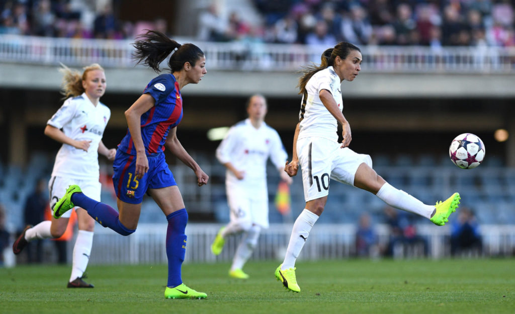 Marta của đội Rosengard đi bóng trong trận tứ kết lượt về giải UEFA Women's Champions League giữa hai đội bóng nữ Barcelona và Rosengard diễn ra tại Mini Estadi, Barcelona, Tây Ban Nha ngày 29 Tháng Ba, 2017. (Hình: Getty Images)