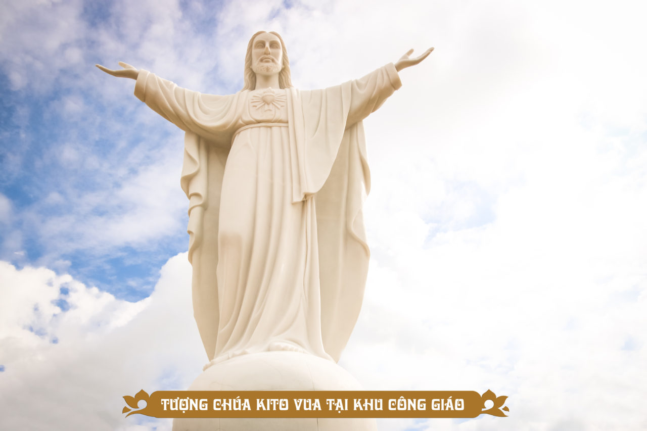 Tượng Chúa Cứu Thế trong Công Viên Sài Gòn Thiên Phúc.