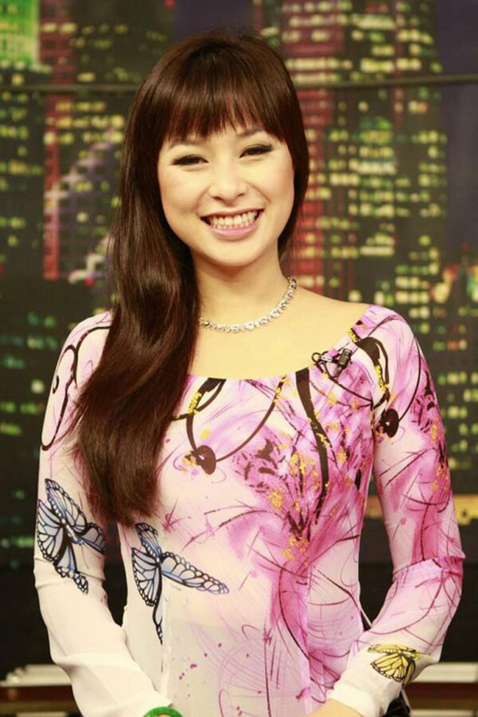 MC Nguyễn Khoa Cát trong một chương trình truyền hình Saigon TV. (Hình: Twitter)