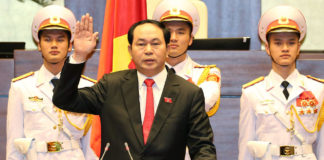 Hình Trần Đại Quang, chủ tịch nước Việt Nam tuyên thệ