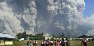 Indonesia báo động núi lửa