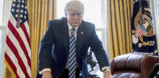 TT Trump đề cử tòa liên bang toàn người gốc da trắng