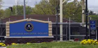 FBI điều tra bưu kiện khả nghi gửi tới các căn cứ quân sự Mỹ
