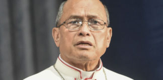 Vatican cách chức một tổng giám mục, nhưng không cho biết lý do