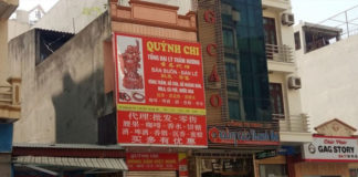 Hạ Long trở thành... 'phố Tàu'