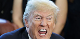 TT Trump bực mình vì câu hỏi điều tra ông bị lộ ra công chúng
