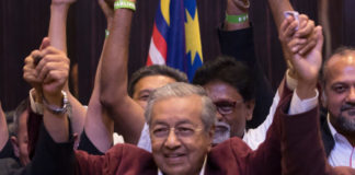 Bác Sĩ Mahathir của Malaysia trở thành lãnh đạo lớn tuổi nhất thế giới
