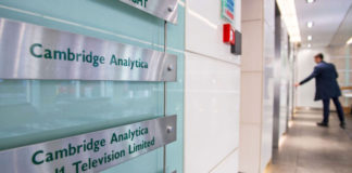 TT Trump sẽ tái tranh cử, thuê cựu nhân viên Cambridge Analytica