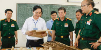 14 ngày không thấy mặt trời của những người in và sao đề thi ở Việt Nam