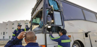 Video: Xe bus từ sòng bài Pala về Koreatown lật, 25 người vào bệnh viện