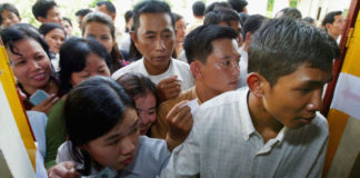 Video Cambodia điều tra vụ mạo danh người Việt phá hoại bầu cử