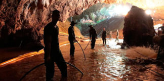 Cứu thêm 4 thiếu niên bị kẹt trong hang động Thái Lan, còn 5 người bị kẹt