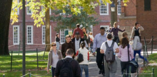 Video Bộ Tư Pháp đứng về sinh viên gốc Á trong vụ kiện đại học Harvard