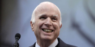 Video TNS John McCain ngưng dùng thuốc trị bệnh ung thư