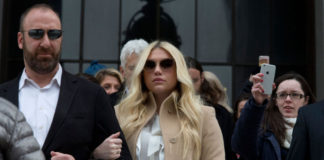 Video Kesha ra mắt ca khúc “Safe” từ vụ thảm sát ở Florida
