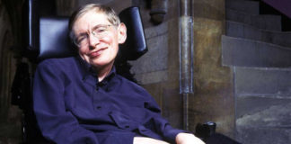 Video Đấu giá các vật phẩm của thiên tài Stephen Hawking