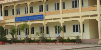Video Dư luận phẫn nộ vì hiệu trưởng ‘hỏi cung’ cả lớp vụ tát bạn 230 cái