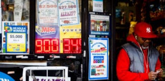 Video Giải độc đắc Mega Millions xổ trong ngày Giáng Sinh hơn $300 triệu