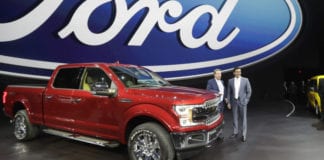 Video Ford thu hồi gần 900,000 pickup truck F 150 và Super Duty