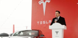 Video Tesla động thổ xây nhà máy lắp ráp xe tại Trung Quốc