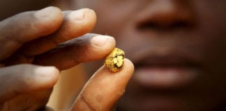 Video Ghana nghi ngờ Trung Quốc buôn vàng trái phép
