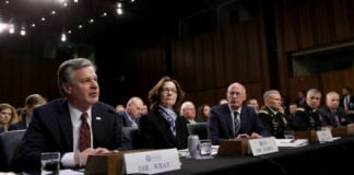 Video TT Trump chê tình báo Mỹ 'thụ động và ngây thơ, cần đi học lại'