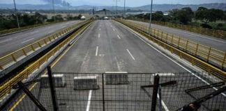 Maduro đóng cửa biên giới với Brazil để ngăn hàng cứu trợ đến Venezuela