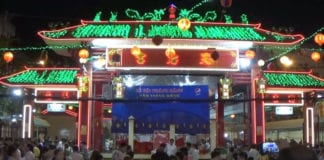 Video Lễ hội Chùa bà Thiên Hậu, Bình Dương: 'Lễ hội miễn phí!'