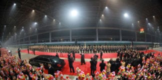 Video Kim Jong Un về lại Bắc Hàn, được đón tiếp như người chiến thắng