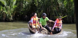 Video Chèo thuyền thúng độc đáo ở Hội An (Phần 2)