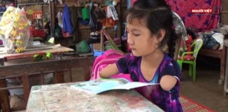 Hiếu Thảo, bé gái không tay, không chân, vẫn vượt qua nghịch cảnh
