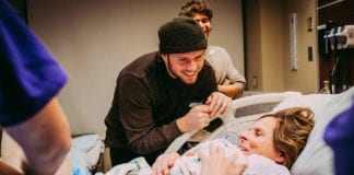 Video tin trong ngày Bà mẹ 61 tuổi ở Nebraska sinh 'cháu nội'