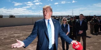 TT Trump từng dự định đưa di dân bất hợp pháp đến các 'thành phố an toàn'